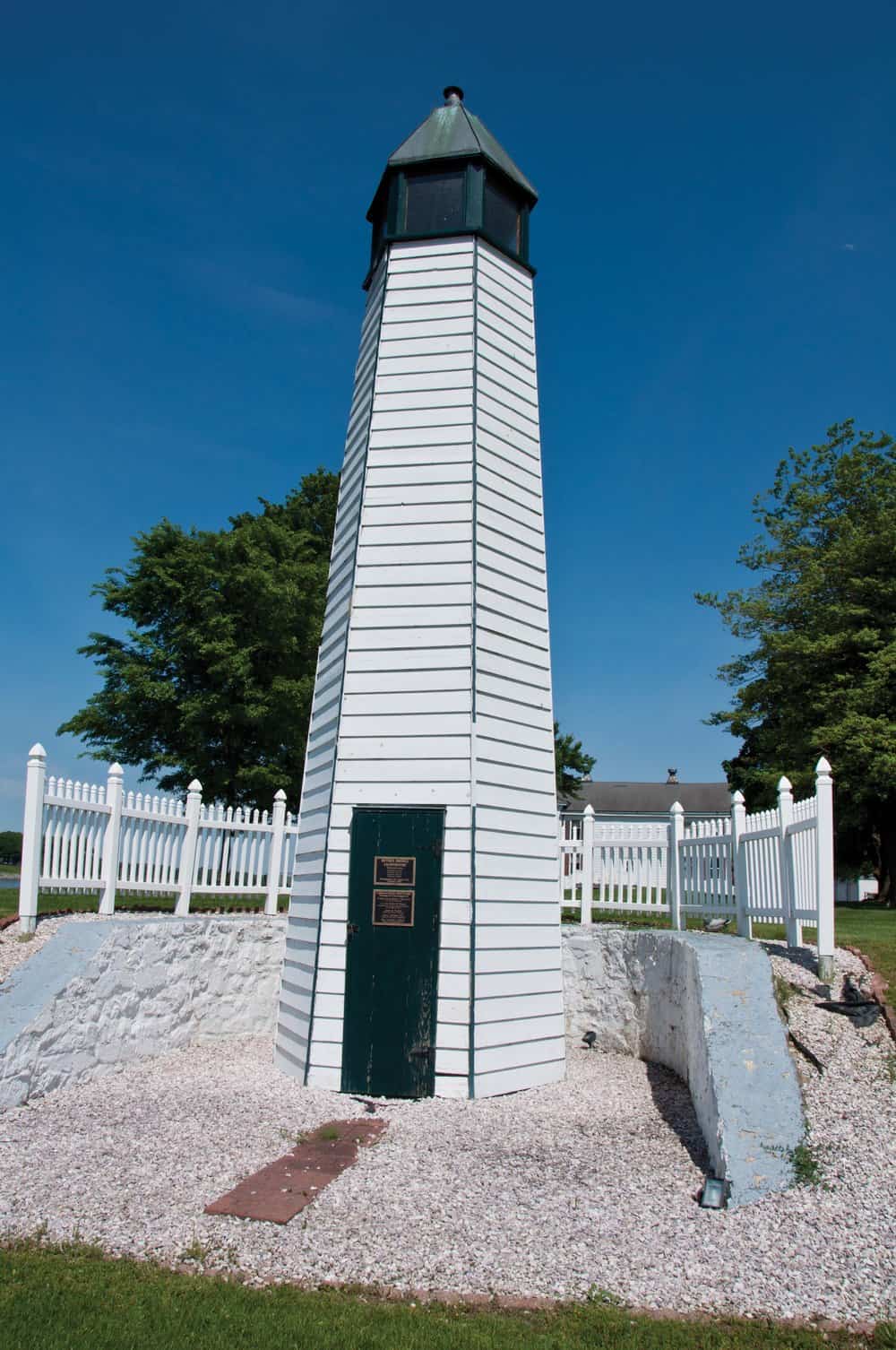 Bethel Bridge Lighthouse was one of the original markers along the canal.  photo   by: Chris Landers  