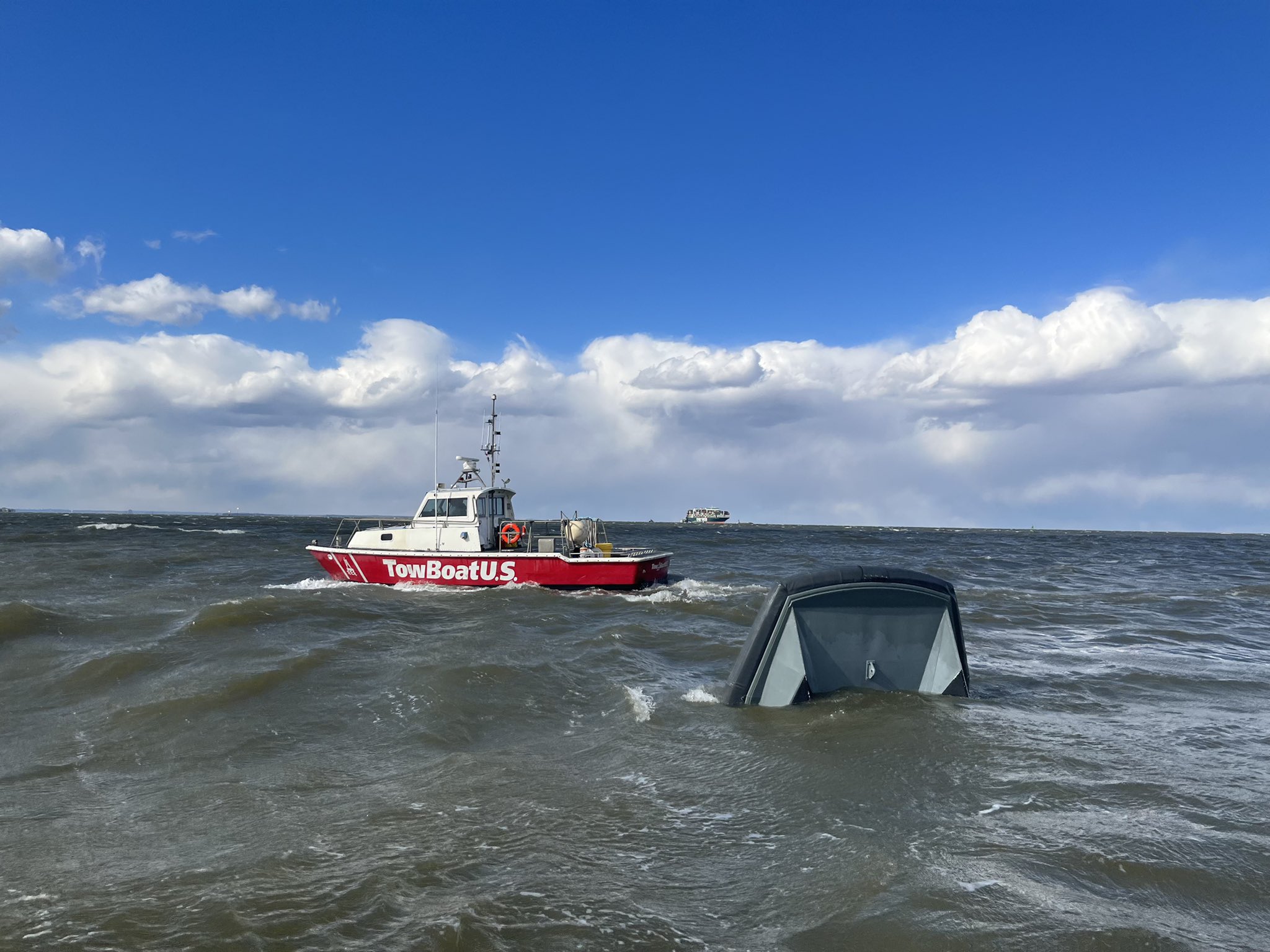 Four Rescued as Fire Boat Sinks off Gibson Island
