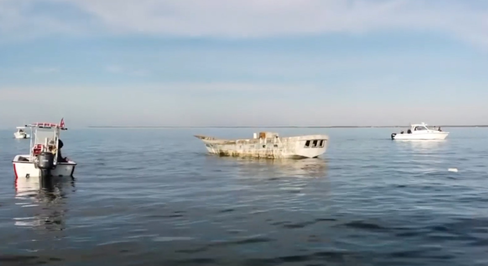 Barca a vela affondata